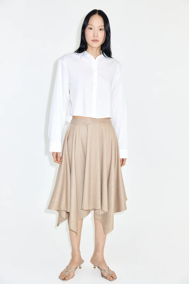 اتش اند ام تنورة بحافة غير متماثلة