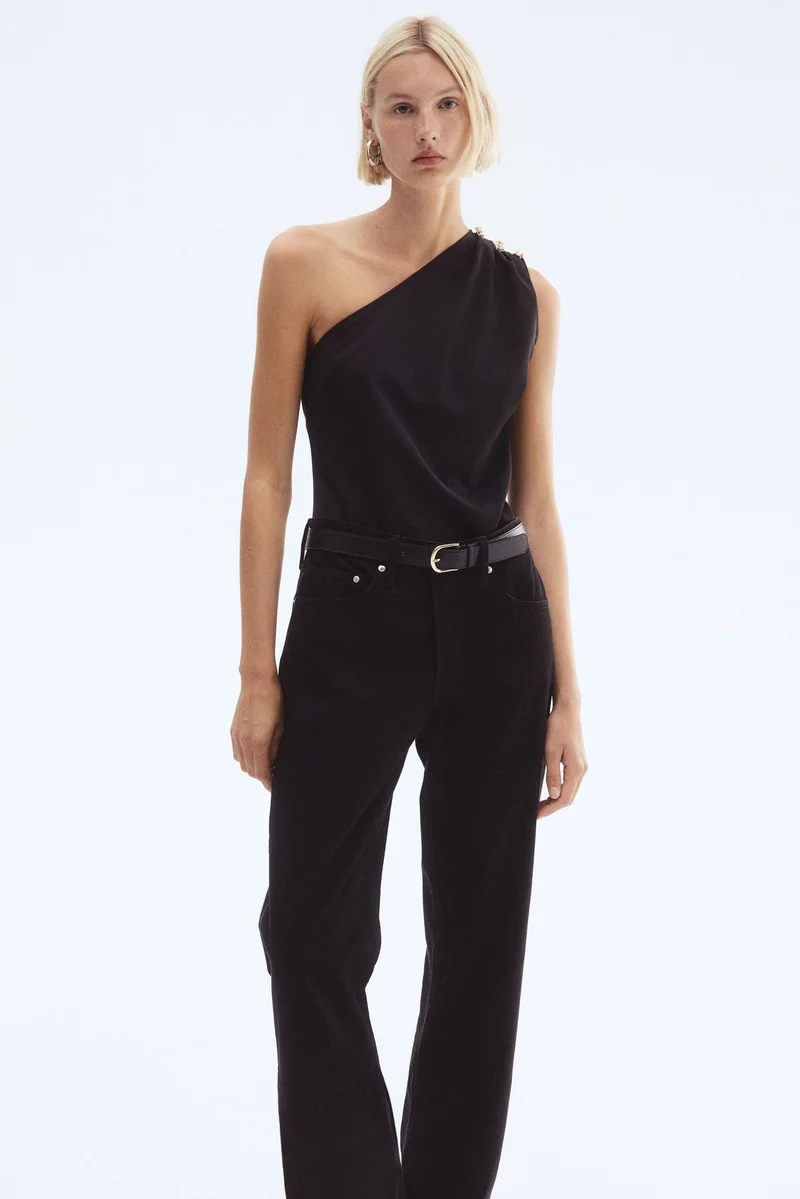 اتش اند ام بلوزة بكتف واحد وأزرار