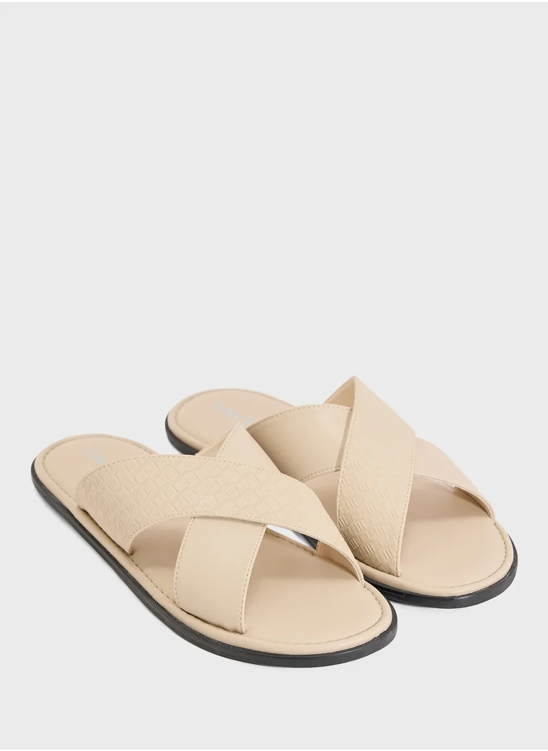 روبرت وود Cross Strap Sandals