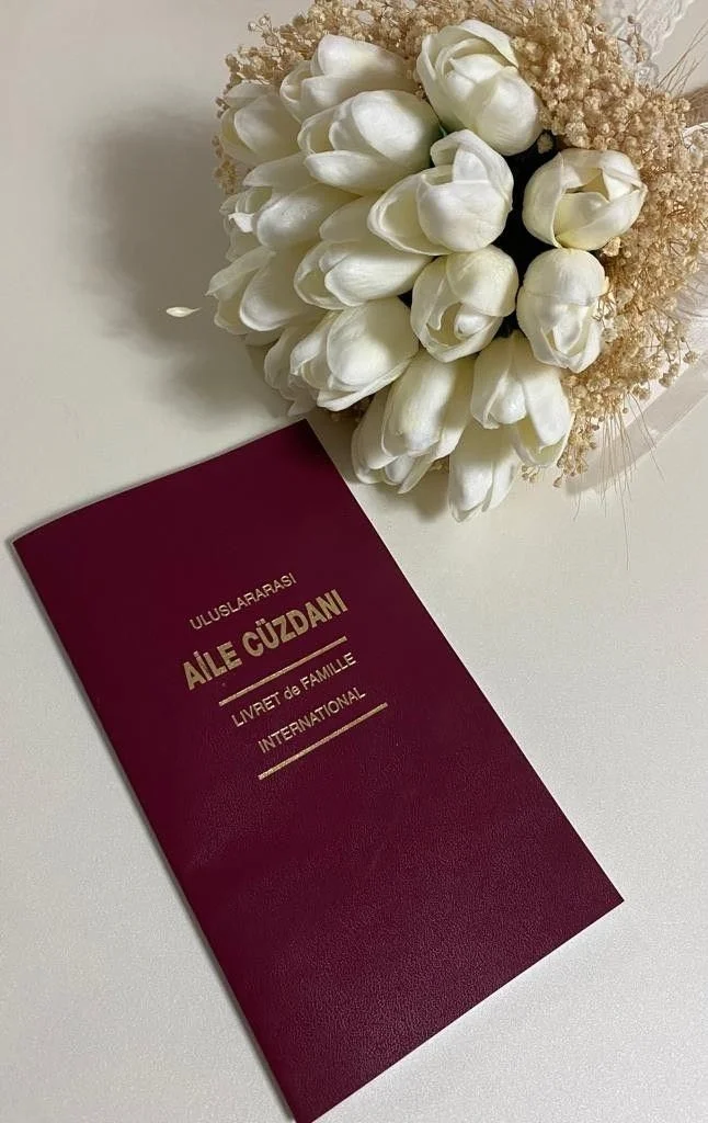 جيمبو Transparent International Family Wallet Case – Durable and Protective Wedding Wallet Case