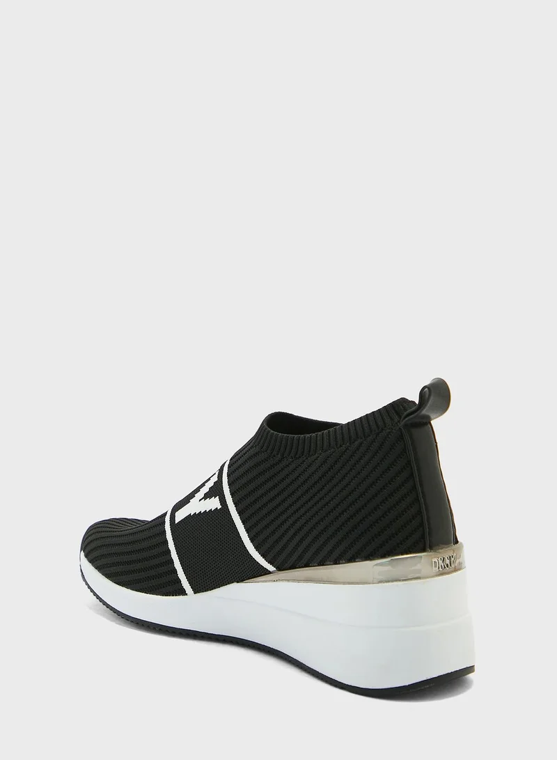 DKNY Phebe  Low Top Sneakers