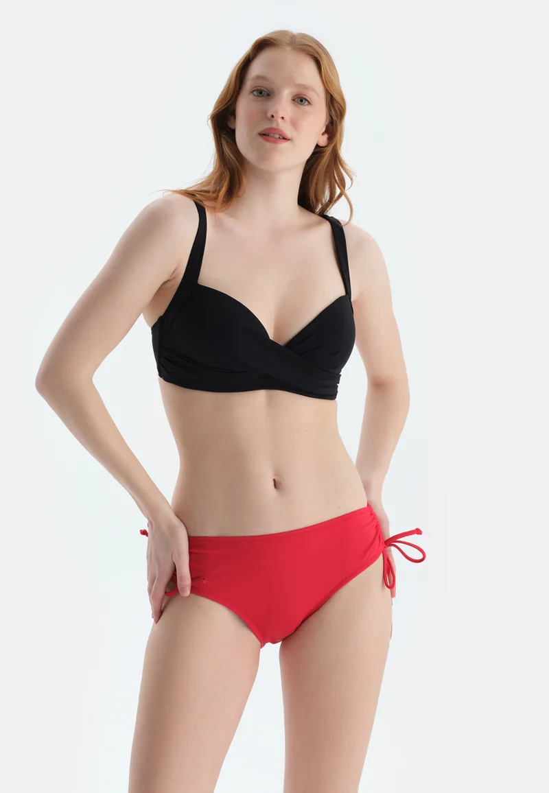 داجي High Rise Red Bikini Bottom