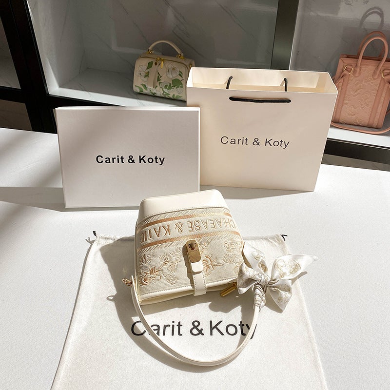 A Generation Of Hair Guofeng Heavy Industry Embroidery Bucket Bag High Sense Of Contrast Color Handbag - Image 4