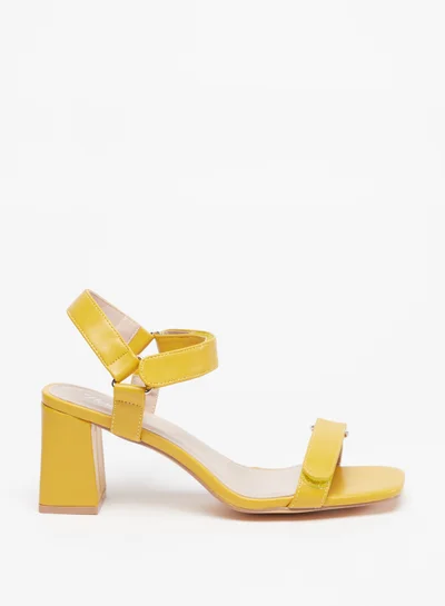فلورا بيلا من شو إكسبرس Womens Block Heel Sandals with Hook and Loop Closure