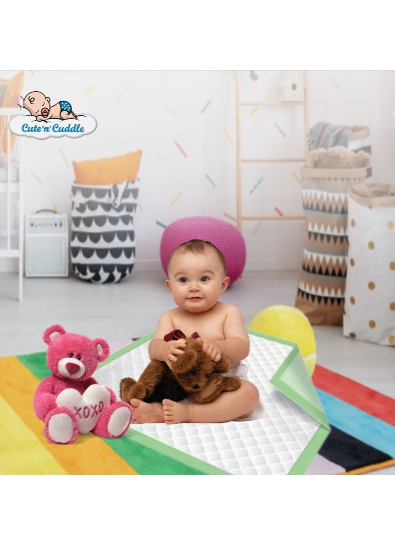 Cute 'n' Cuddle عبوة من 30 حفاضة قابلة للاستخدام مرة واحدة مع بطانة تغيير ناعمة فائقة الامتصاص ومقاومة للماء لمرتبة تغيير خالية من الفوضى للأطفال 60 سم × 90 سم - Image 4