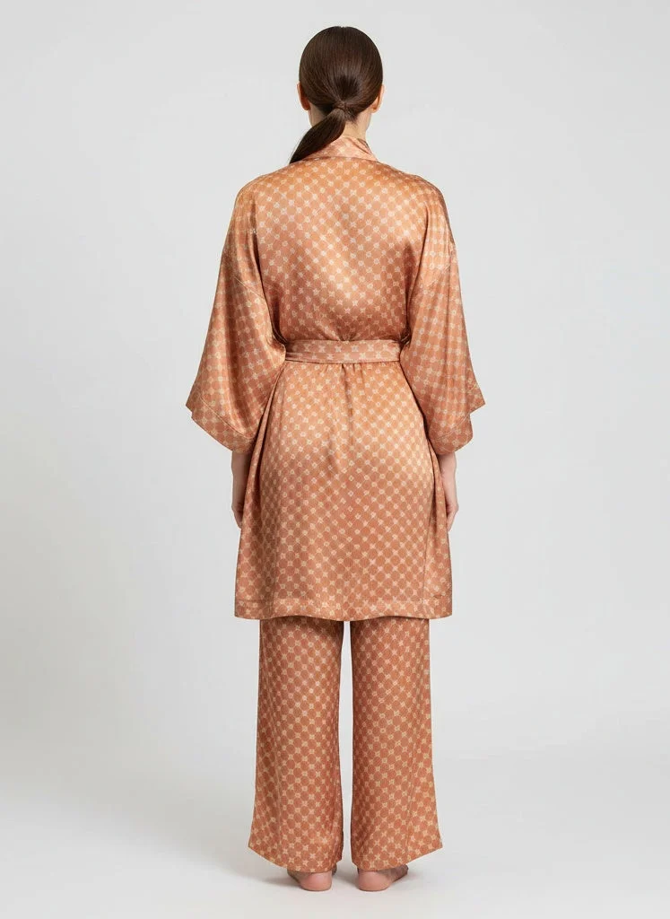 جانارا جونز Apricot Crush Satin Robe