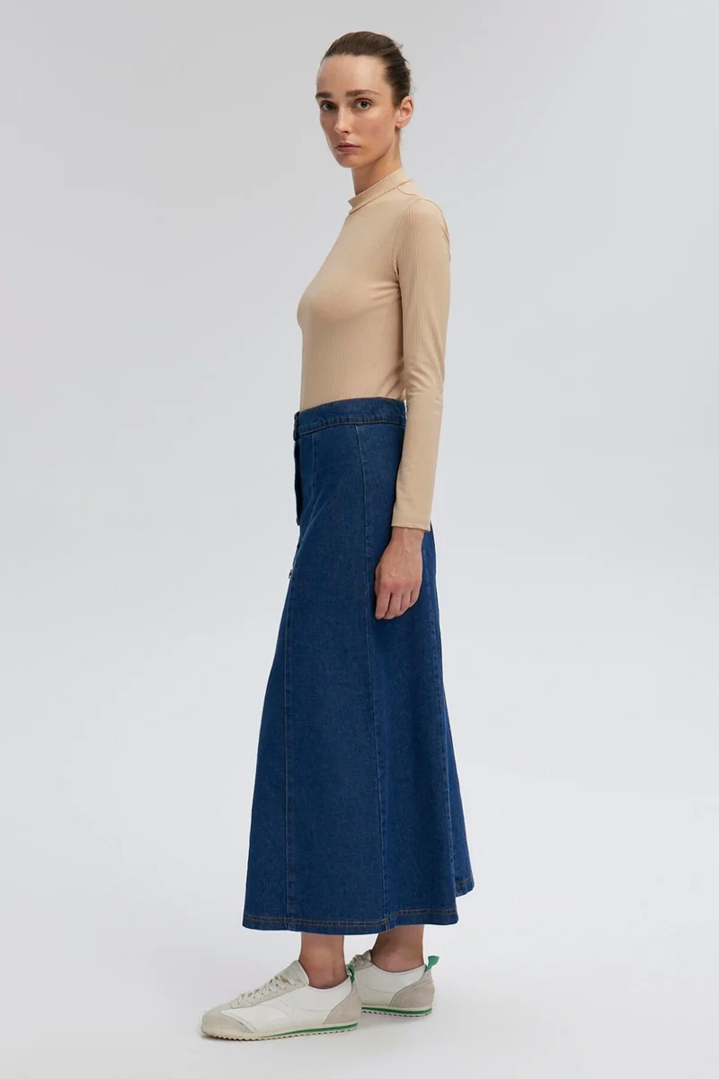 توتشي High Collar Ribbed Body