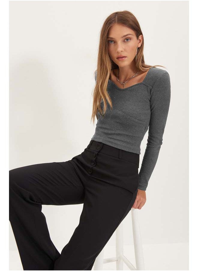 Anthracite Stitching Detailed Fitted Crop Ribbed Stretchy Knitted Blouse TWOAW22BZ0530 - pzsku/ZB78AA8916D0292A1E09FZ/45/_/1737375807/fb2c1618-c8cf-4c7b-a323-5274ef866d67