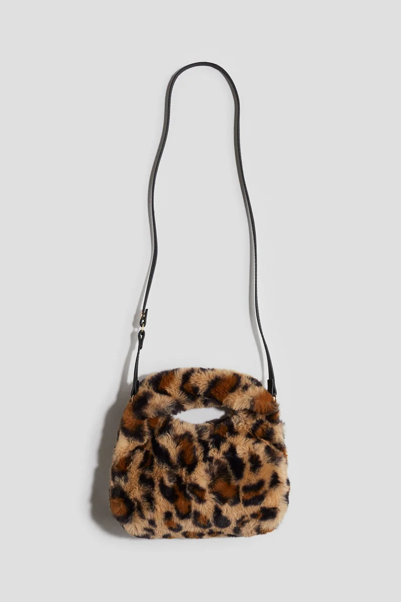 اتش اند ام حقيبة يد بتصميم منفوش