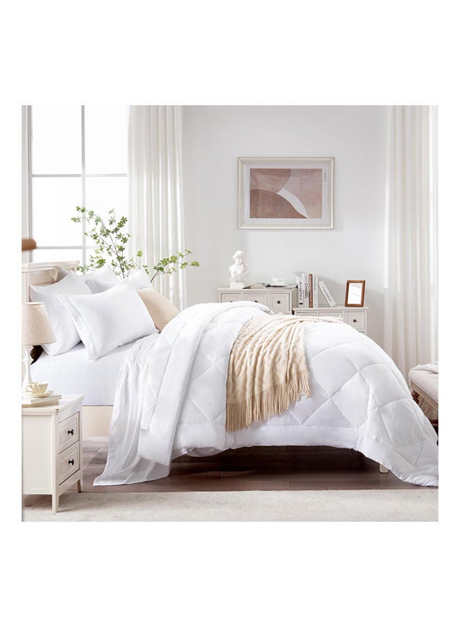 Signoola Diamond Microfiber Heavy Comforter, 4.5 kg ,Set of 1 Comforter (240 cm x 250 cm), Super Soft Double Bed Blanket for Winter White Color .