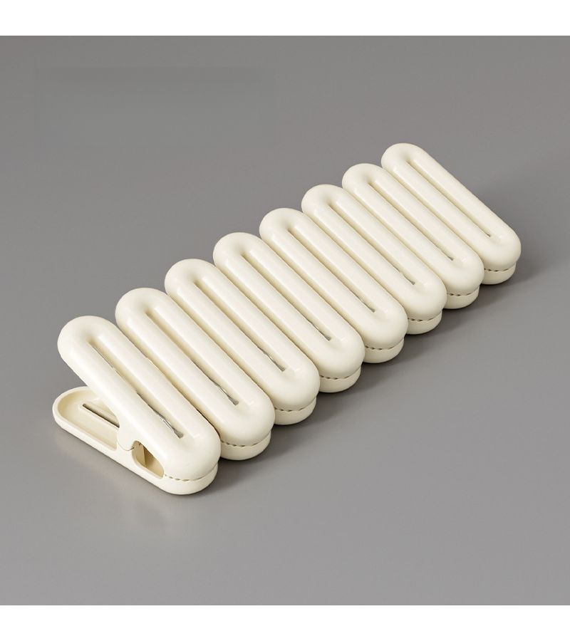 16 Pcs Cream White Plastic Windproof Clothes Hangers with Clips for Quilts and Multifunctional Household Use - Image 3