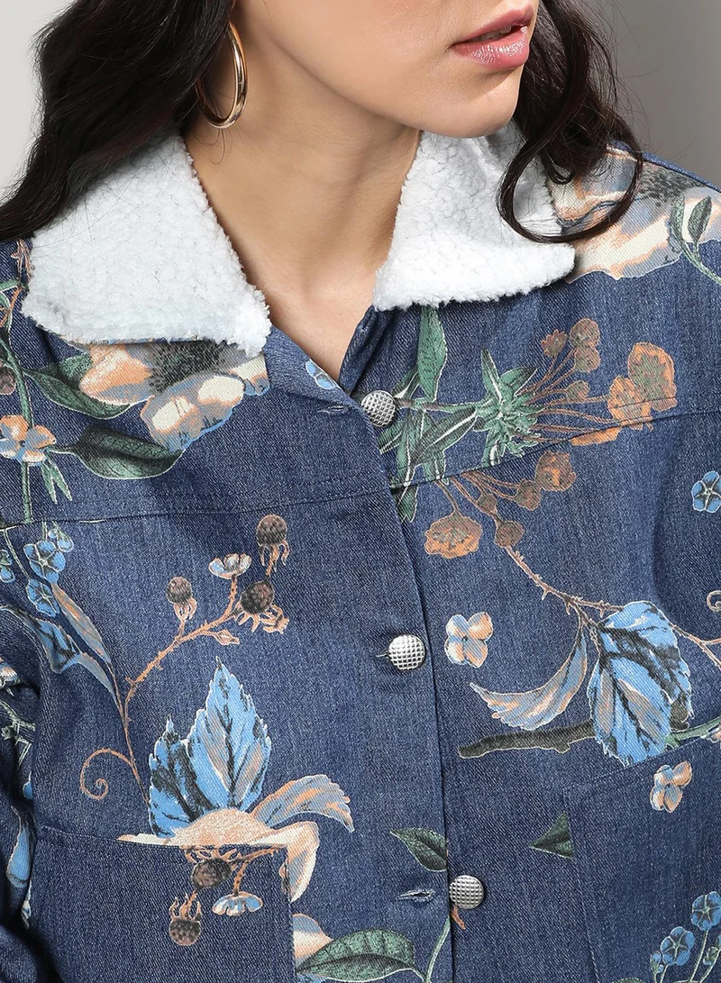 كامبوس سوترا جاكيت جينز نسائي أزرق بنقوش نباتية للارتداء اليومي بياقة عادية وأكمام طويلة وإغلاق بأزرار