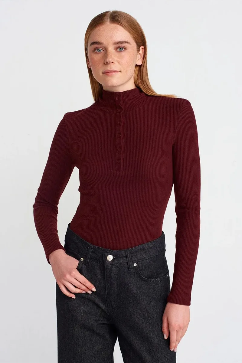 DILVIN Slim Fit Ribbed Turtleneck Blouse