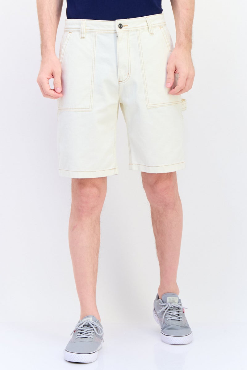 Celio شورتات كارجو صلبة للرجال، أبيض فاتح - Image 1