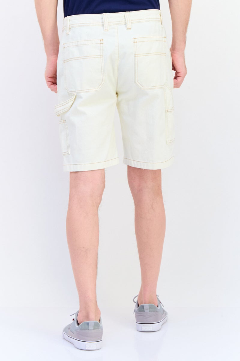 Celio شورتات كارجو صلبة للرجال، أبيض فاتح - Image 3