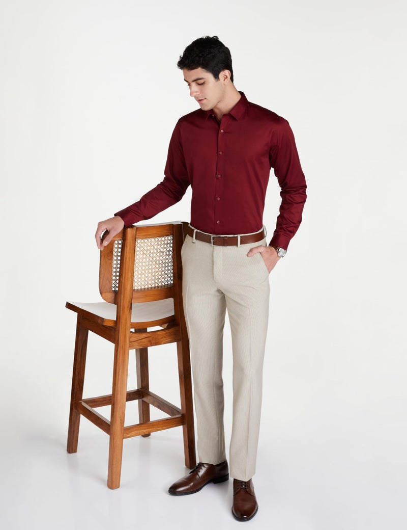 Van Heusen Men Cotton V Dot Slim Fit Shirt (VDSFESLFF50884_Maroon 44) - Image 2