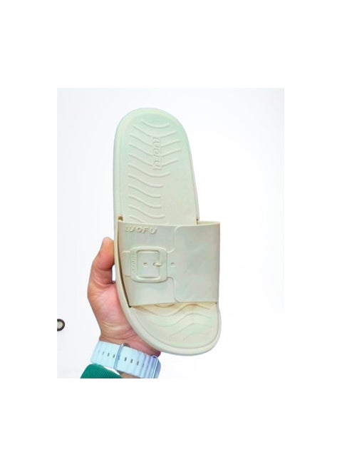 سليبر نسائي مطاط اللون بيج