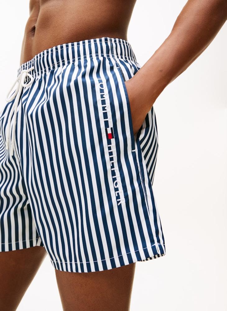 تومي هيلفيغر شورت مطبوع برباط متوسط - Image 3