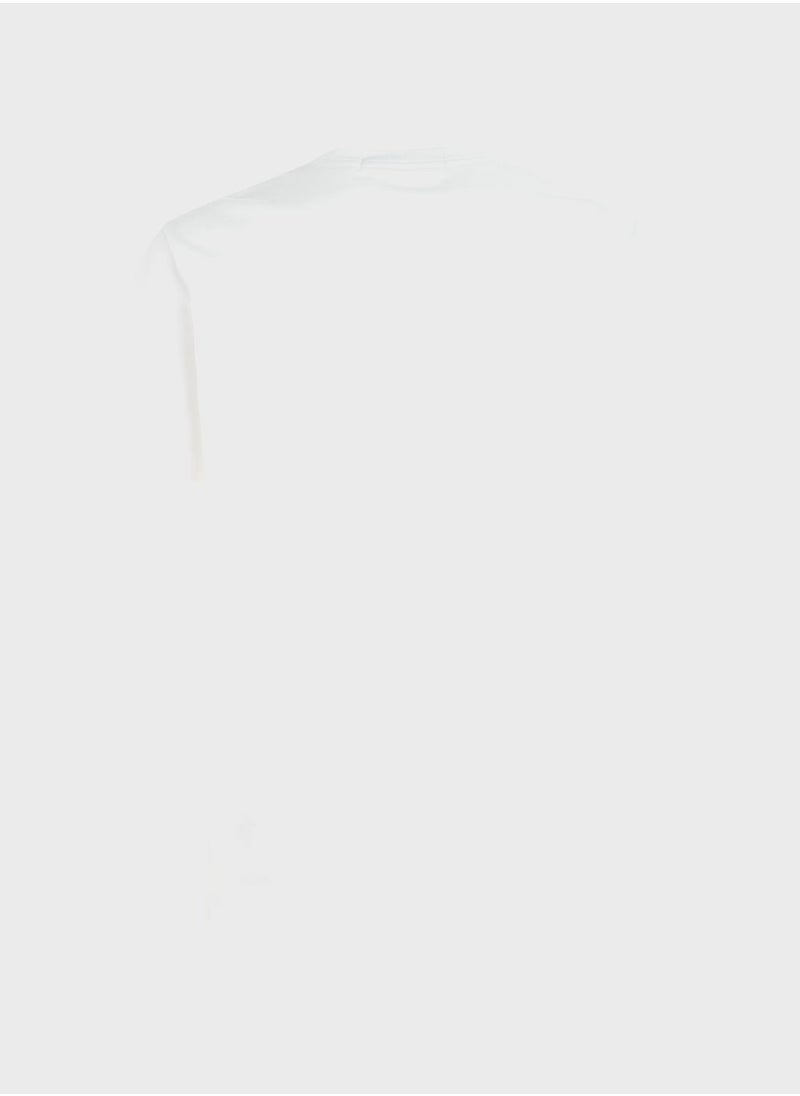 كالفن كلاين جينز تي شيرت برقبة دائرية حرف Monogram  - Image 5
