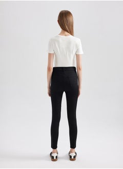 DeFacto High Rise Skinny Fit Jeans by Styli  - Image 4
