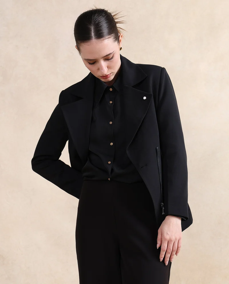 Rareism Rareism Women Versto Black Full Sleeve Lapel Neck Zipper Closure Plain Jacket