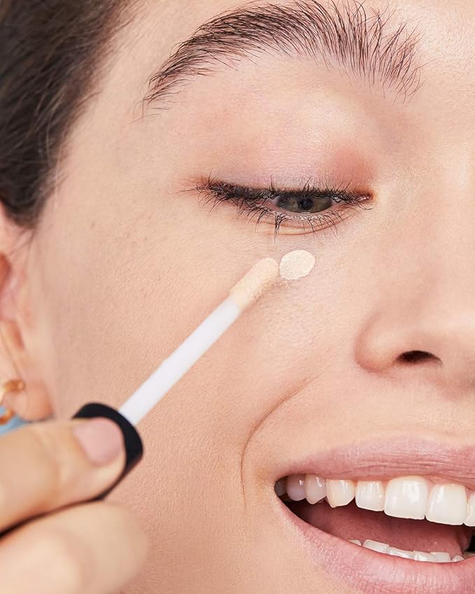 Manhattan Powder Mat Camouflage Concealer 300 Medium Matte Cream Concealer with Applicator Against Dark Circles and Blemishes 1 x 7 ml - Image 4