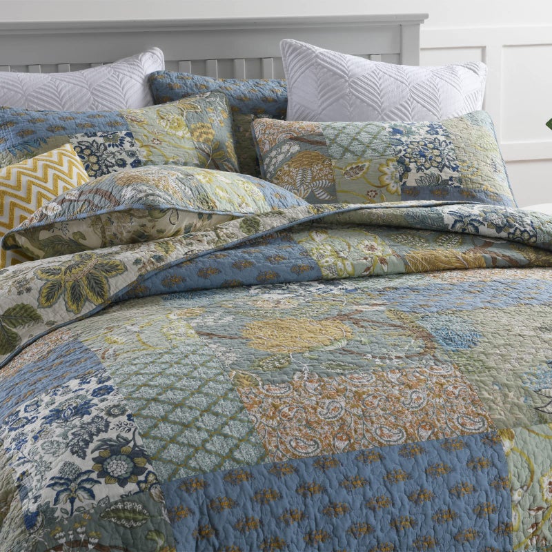 Yvooxny Quilt Set Queen Bedspread Reversible Green Farmhouse Garden Coverlet Real Patchwork Quilt Set for All Seasons, Bohemian Floral Pattern, Queen Size - Image 2