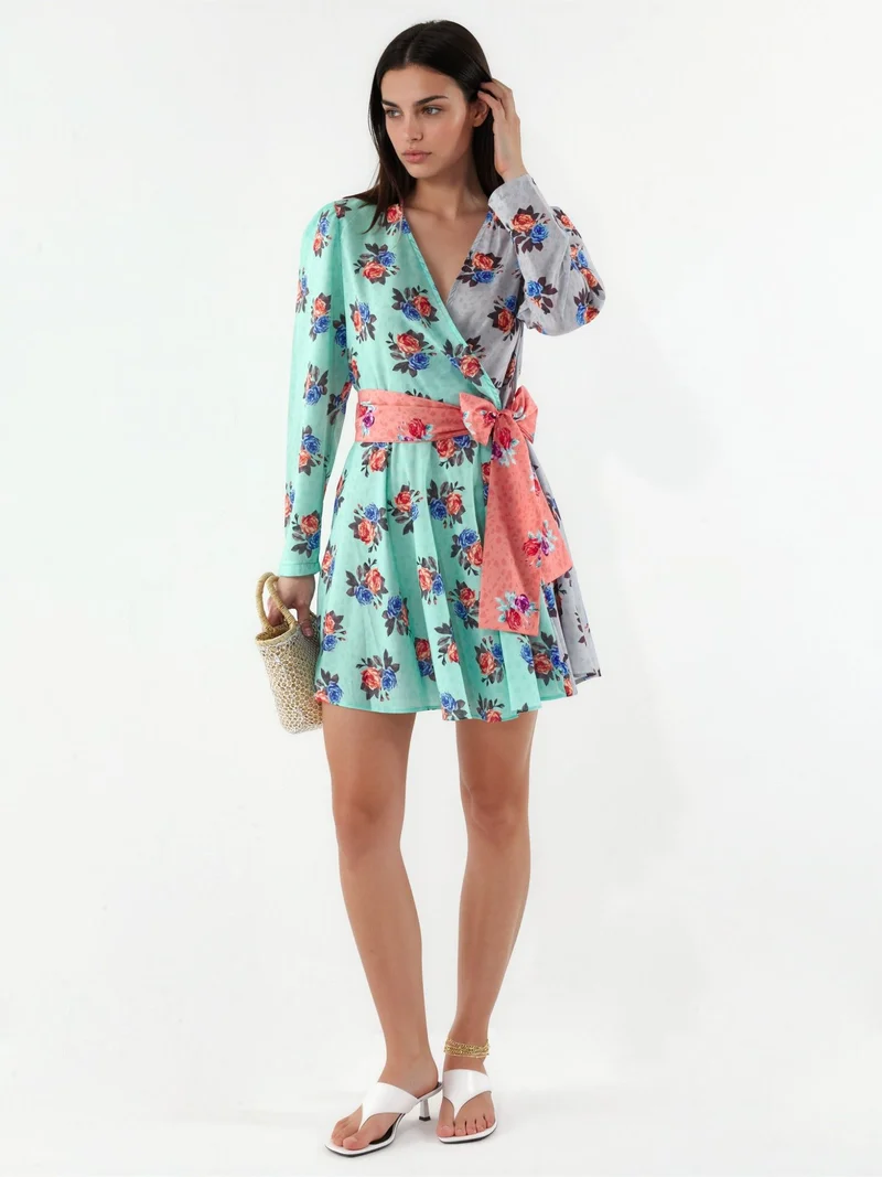 جينيفر Floral Chiffon Wrap Mini Dress