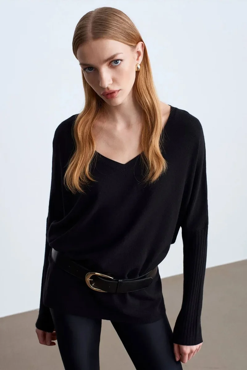 Dilvin Black DILVIN Women's V-neck Ribbed Knit Sweater for Women | Best Price UAE