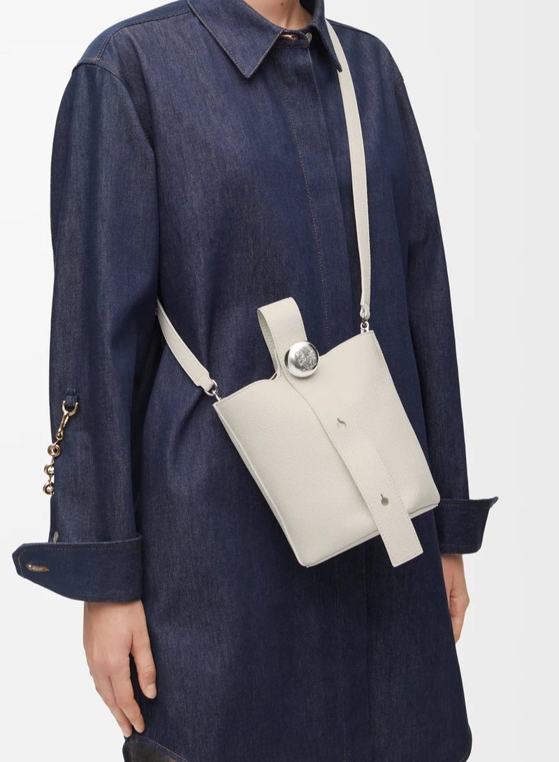 LOE Mini Pebble Bucket bag - Image 4