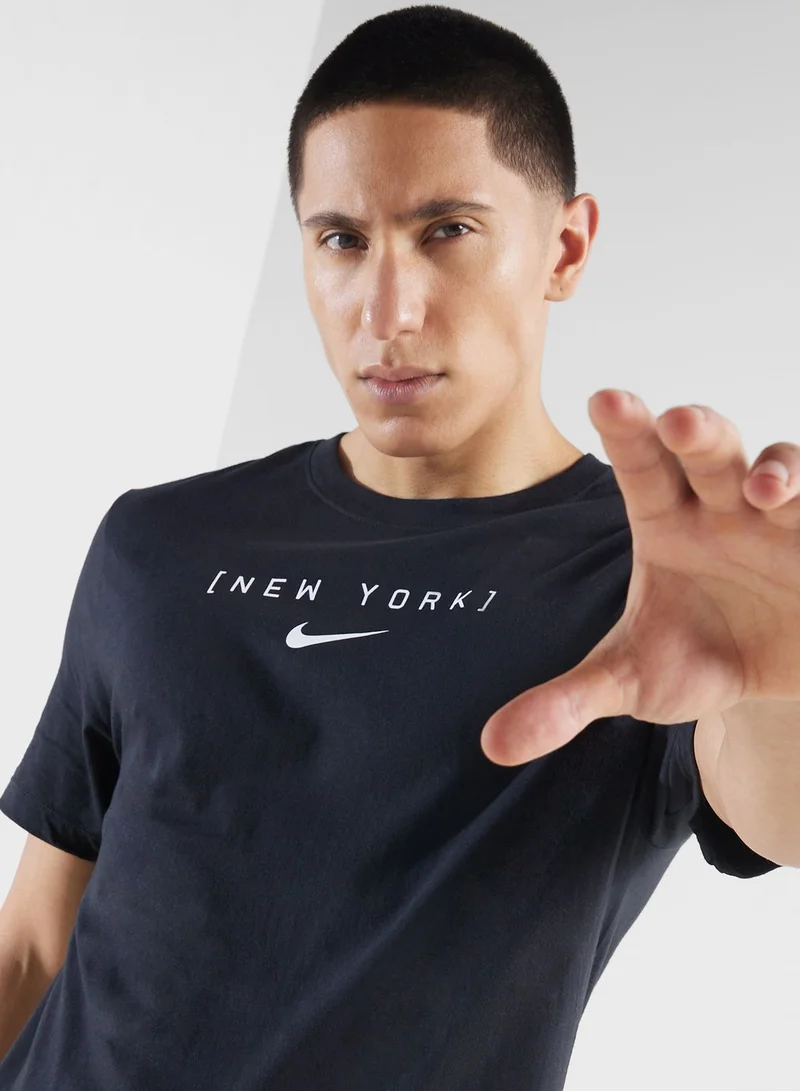 Nike New York Yankees Large Logo T-Shirt
