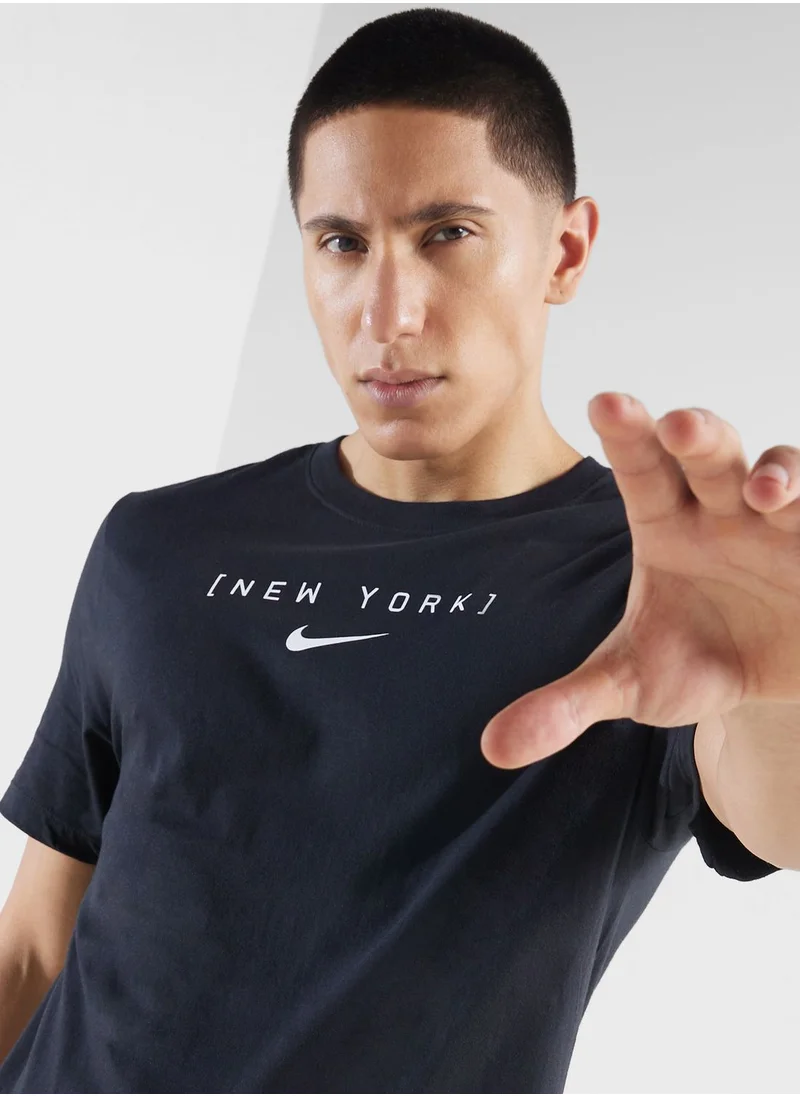 Nike New York Yankees Large Logo T-Shirt
