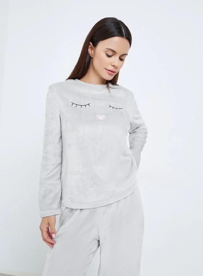 ستايلي طقم بيجاما وبلوزة فليس بأكمام طويلة وتطريز وجه