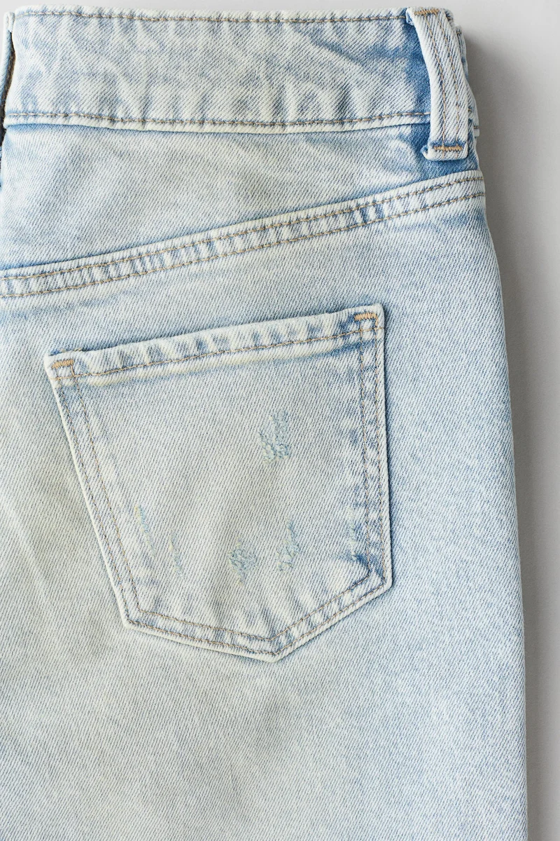 اتش اند ام جينز بقصّة فضفاضة وساق بووت كت