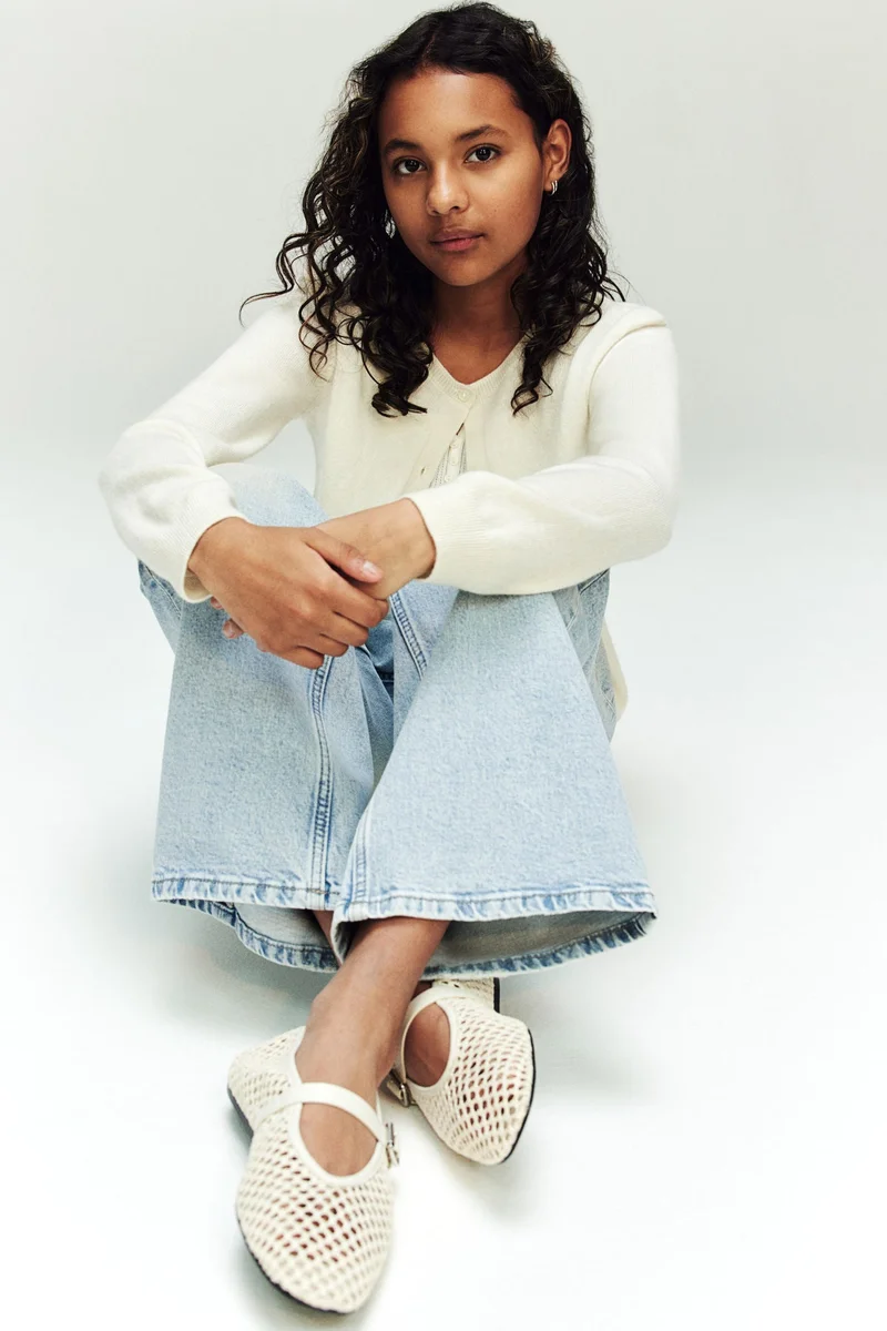 اتش اند ام جينز بقصّة فضفاضة وساق بووت كت