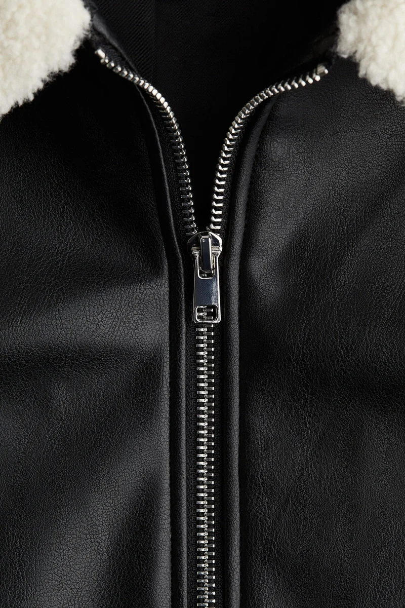 اتش اند ام جاكيت بياقة من نسيج تيدي