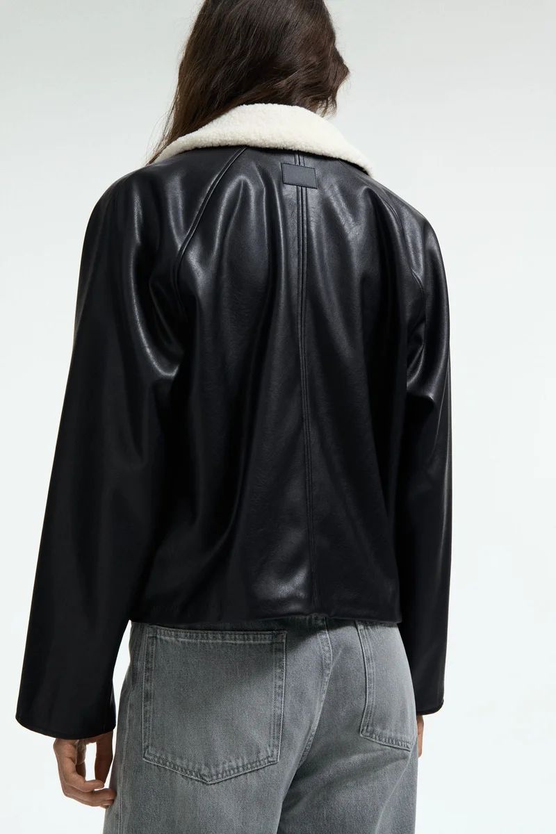 اتش اند ام جاكيت بياقة من نسيج تيدي