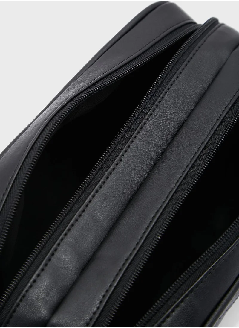 Seventy Five Essential Men's Wash Bag