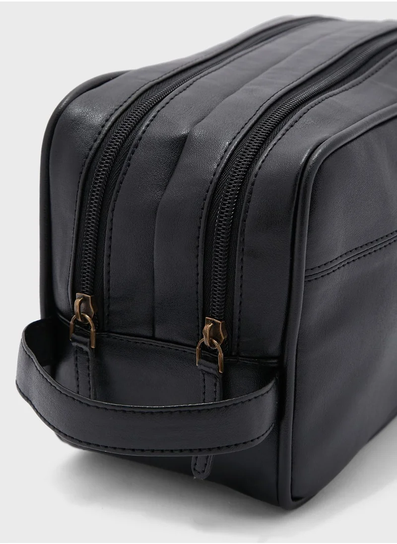 Seventy Five Essential Men's Wash Bag