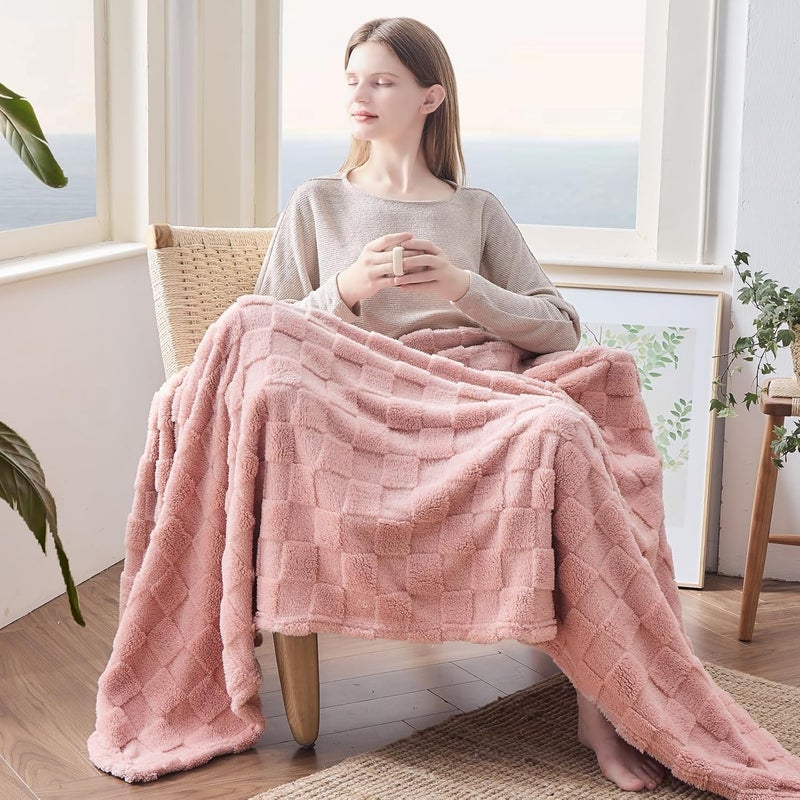 Wajade Fleece Throw Blanket, Fluffy Faux Fur Blanket for Bed Sofa Couch, Soft Cosy Warm Thick Blanket,Checkered Pink 178x203 - Image 2