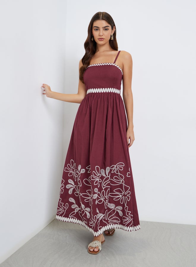 ستايلي فستان ماكسي بحمالات مطرز باللون الأحمر - Image 2