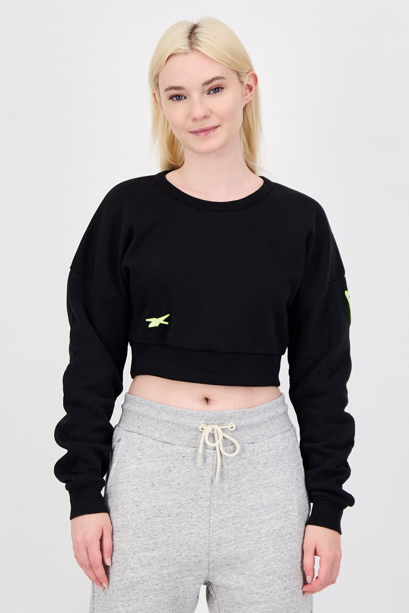 Reebok سويت شيرت قصير بأكمام طويلة للنساء، رياضي، أسود - Image 1