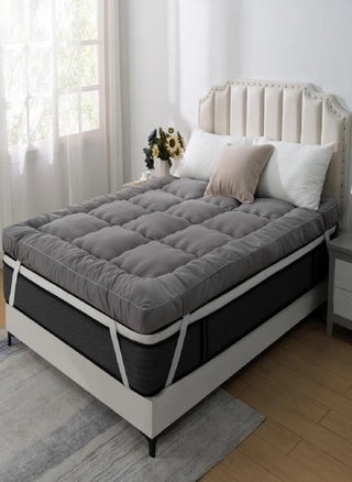 Mattress Topper Top Quality With 4 Corner Elastic 6cm Thickness 120x200cm - pzsku/ZB7D0CB0BDD888DCDD4D6Z/45/_/1721736600/859c8d67-8429-4a61-9d6c-a8155ed45647