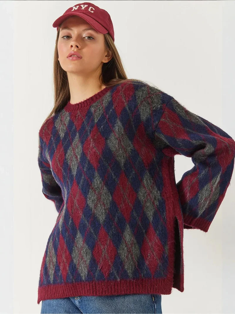 Bianco Lucci LUCCI Crew Neck Slit Knit Sweater in Baklava Pattern