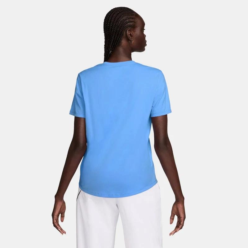 Nike Women's Sportswear Essentials Logo T-Shirt