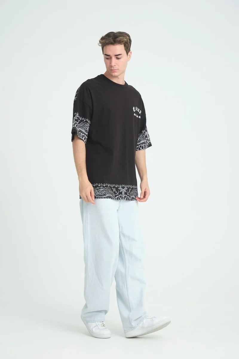 Four Man Oversize Bandana Patterned T-Shirt - Combination of Elegance and Comfort