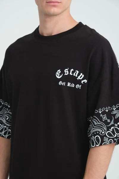 Four Man Oversize Bandana Patterned T-Shirt - Combination of Elegance and Comfort
