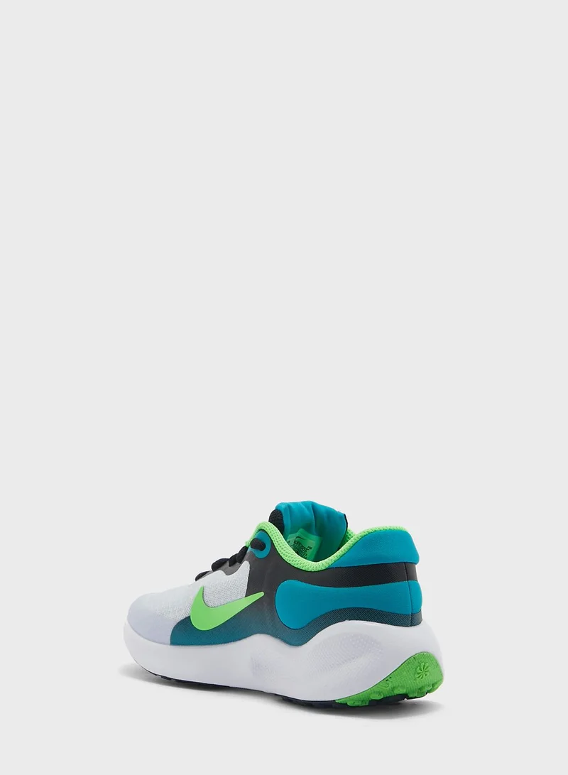 Nike Revolution 7 Gs