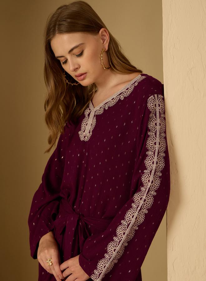 Styli Styli Crinkled Embroidered Detail Jacquard Jalabiya with Fabric Belt  - Image 4
