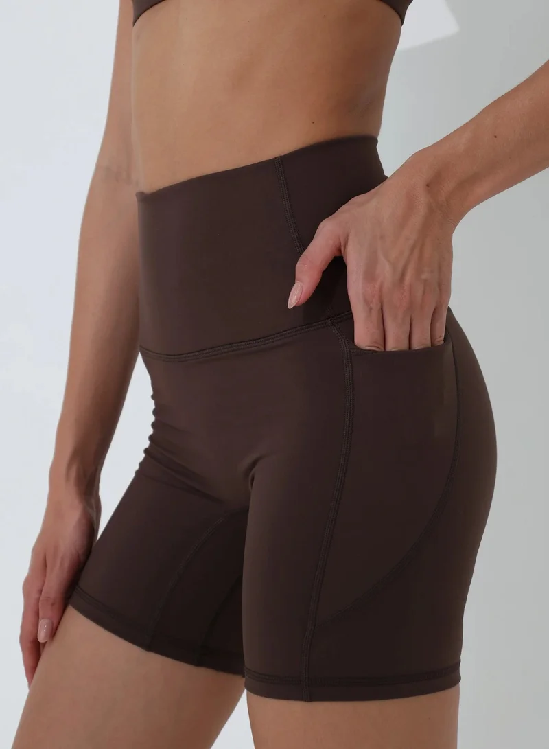 موهوكي موهوكي شورت رياضي Olivia Side Pocket Short - بني شوكولاتة